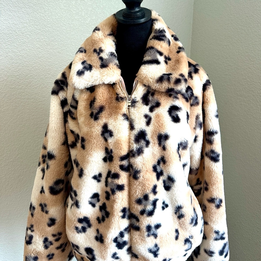 Catherine Malandrino Cheetah Print Faux Fur Jacket - Picture 3 of 7